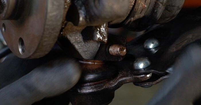 Changing of Wheel Bearing on Citroën Berlingo M 2004 won't be an issue if you follow this illustrated step-by-step guide