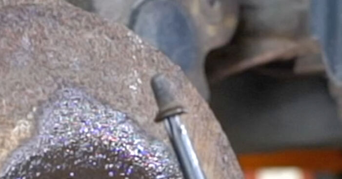 Wie schmierig ist es, selber zu reparieren: Radlager beim Citroën Berlingo M 1.8 D 2002 wechseln – Downloaden Sie sich Bildanleitungen