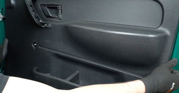 Wie schmierig ist es, selber zu reparieren: Fensterheber beim Citroën Berlingo M 1.8 D 2002 wechseln – Downloaden Sie sich Bildanleitungen