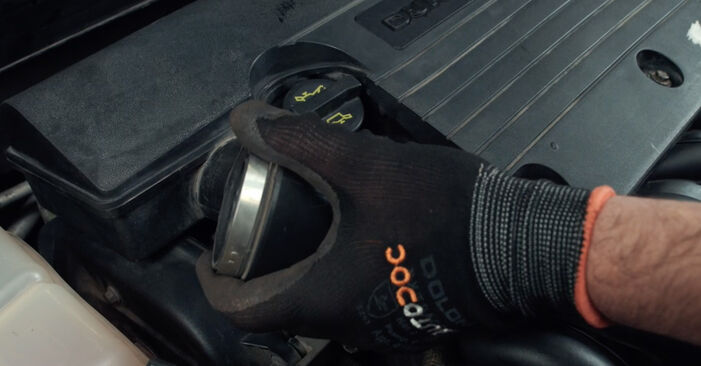 Ford Focus Mk3 1.0 EcoBoost 2012 Spark Plug replacement: free workshop manuals