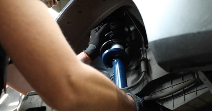 Wie man Stoßdämpfer am FORD Fiesta Mk5 Kastenwagen 2007 ersetzt - Hinweise und Ratschläge