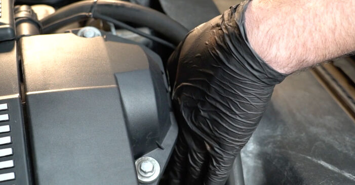 BMW 3 SERIES Courroie Trapézoïdale à Nervures remplacement : manuels d'atelier gratuits