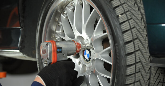 BMW 7 SERIES Stabdžių apkaba keitimas: nemokamos remonto instrukcijos