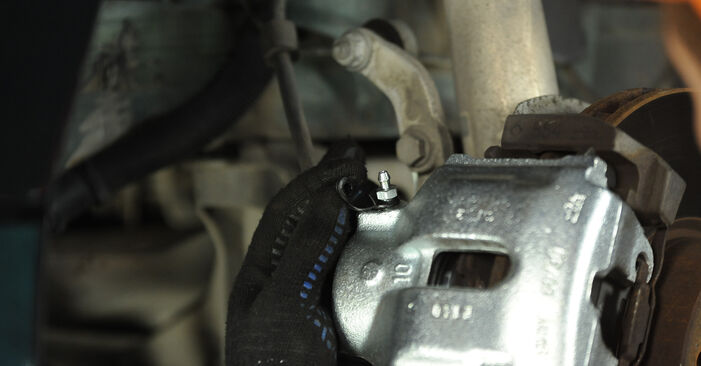 Step-by-step recommendations for DIY replacement BMW X3 E83 2007 3.0 i xDrive Brake Calipers