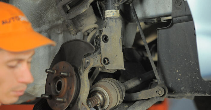 Priporočila korakov za DIY zamenjavo Honda CR-V mk1 2000 2.0 4WD Kolesni lezaj