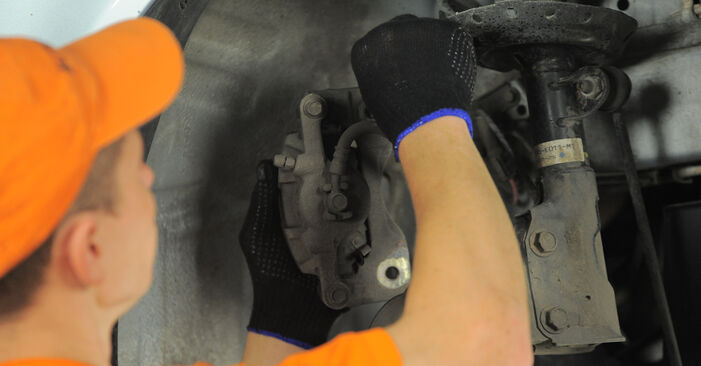 Wie schmierig ist es, selber zu reparieren: Radlager beim Honda CR-V II 2.4 4WD (RD7) 2001 wechseln – Downloaden Sie sich Bildanleitungen