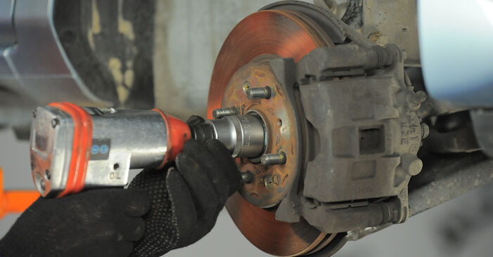 Replacing Wheel Bearing on Honda CR-V Mk2 2005 2.0 (RD5) by yourself