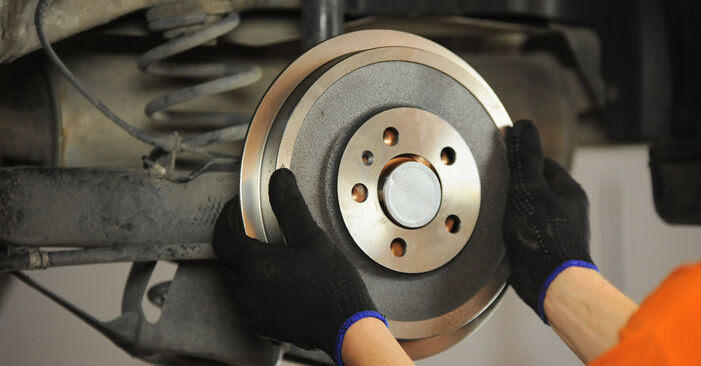 How to replace Brake Shoes on SKODA ROOMSTER (5J) 2011: download PDF manuals and video instructions