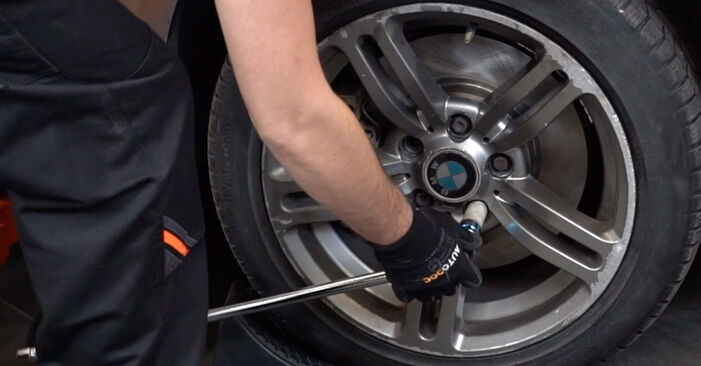 Πώς να αντικαταστήσετε BMW 3 SERIES Βάσεις στήριξης κινητήρα - εγχειρίδια βήμα προς βήμα και οδηγοί βίντεο