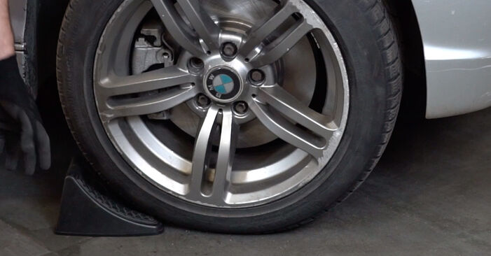 Wie Koppelstange beim BMW E46 Cabrio 2000 gewechselt werden - Unentgeltliche PDF- und Videoanweisungen