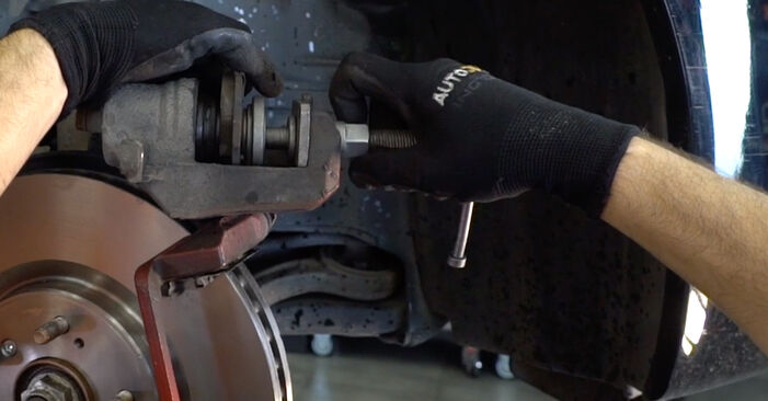 Wie schmierig ist es, selber zu reparieren: Bremsscheiben beim Honda Accord Tourer mk8 2.4 i (CW2) 2014 wechseln – Downloaden Sie sich Bildanleitungen