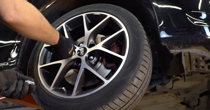 Wie man Bremsbeläge beim Honda Accord IX 2012 wechselt - Gratis PDF- und Video-Tutorials