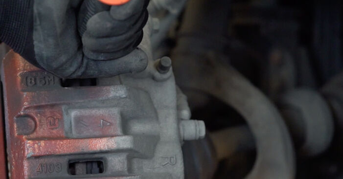 Honda Accord IX 2.4 2014 Bremsbeläge austauschen: Unentgeltliche Reparatur-Tutorials