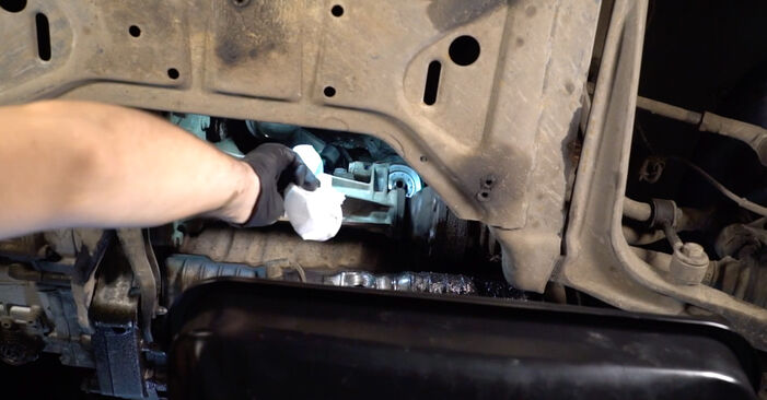 VW LT 2.4 D Oil Filter replacement: online guides and video tutorials