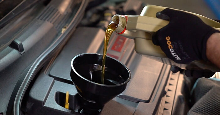 Jak trudno jest to zrobić samemu: wymień Filtr oleju silnikowego w FIAT Stilo Kasten / Kombi (192) 1.9 JTD (192DXS1A) 2007 - pobierz ilustrowany przewodnik