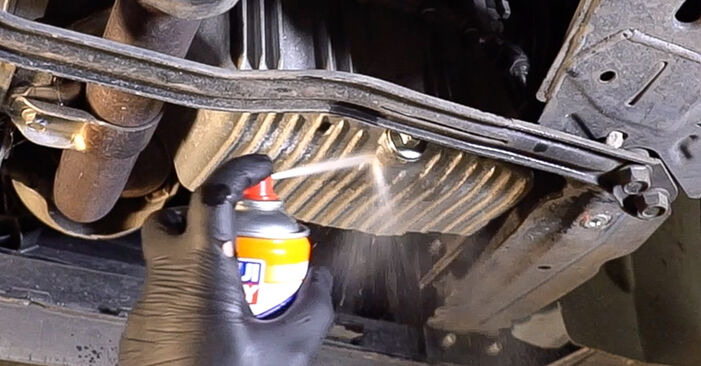 Wie man Ölfilter beim Fiat Tipo Limousine 2015 wechselt - Gratis PDF- und Video-Tutorials