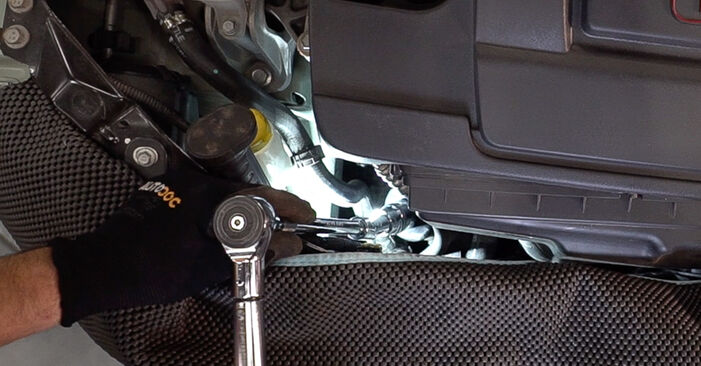 Wie man FIAT 500 1.3 D Multijet (312CXB1A) 2013 Ölfilter austauscht - Eingängige Anweisungen online