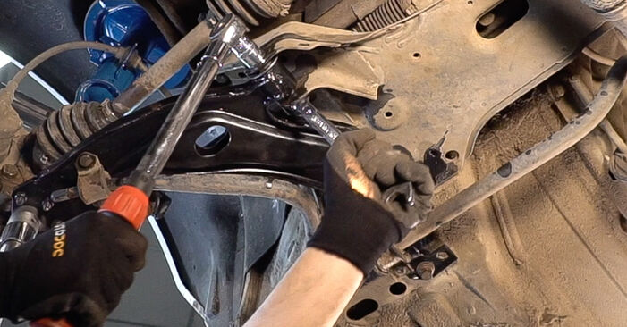 Recomandările pas cu pas pentru înlocuirea de sine stătătoare FIAT Doblo 119 2014 1.9 D Multijet Brat Suspensie
