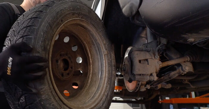 Hvordan man fjerner FIAT PUNTO Bremseklodser - nem at følge online instruktioner