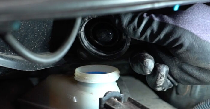 Wie Bremsscheiben beim Toyota Yaris xp13 2010 gewechselt werden - Unentgeltliche PDF- und Videoanweisungen