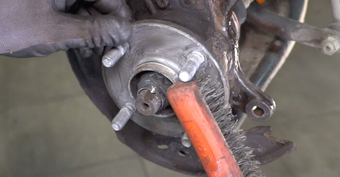 Hvordan skifte Bremseskiver på Toyota Yaris xp13 2010 – gratis PDF- og videoveiledninger