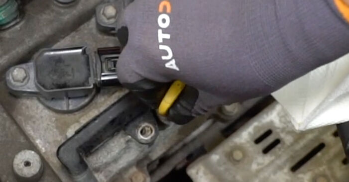 How to change Spark Plug on TOYOTA AVENSIS (_T22_) 2002 - tips and tricks