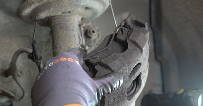 Wie schmierig ist es, selber zu reparieren: Radlager beim Toyota IQ AJ1 1.33 (NGJ10_) 2014 wechseln – Downloaden Sie sich Bildanleitungen