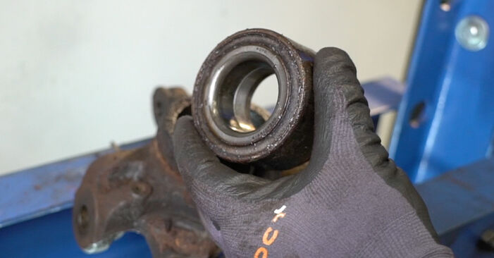 Wie schmierig ist es, selber zu reparieren: Radlager beim Toyota IQ AJ1 1.33 (NGJ10_) 2014 wechseln – Downloaden Sie sich Bildanleitungen