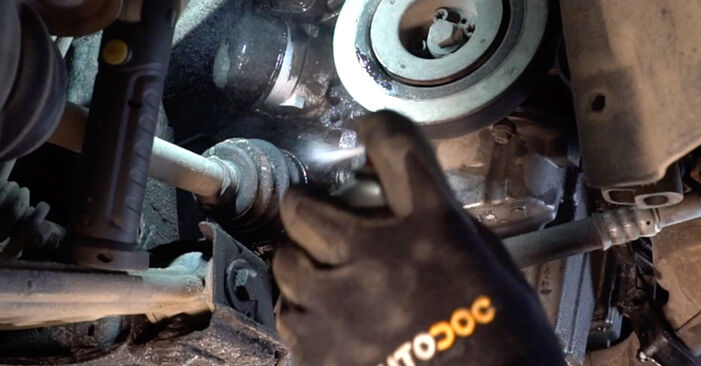 Wie schmierig ist es, selber zu reparieren: Ölfilter beim Fiat 500X 1.4 (334AXC1B) 2020 wechseln – Downloaden Sie sich Bildanleitungen
