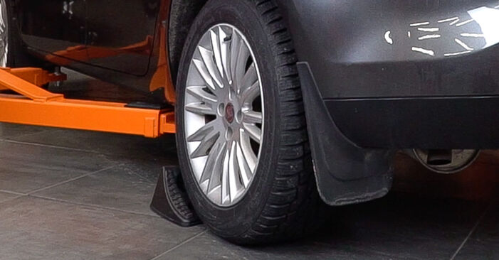 Fiat Stilo Kombi 1.9 D Multijet 2005 Stoßdämpfer wechseln: Kostenfreie Reparaturwegleitungen