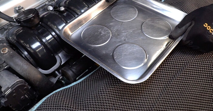 Wie problematisch ist es, selber zu reparieren: Ölfilter beim Alfa Romeo 159 939 1.9 JTS (939AXA1B) 2011 auswechseln – Downloaden Sie sich bebilderte Tutorials