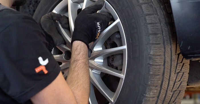 Wie problematisch ist es, selber zu reparieren: Bremsbeläge beim Alfa Romeo 159 939 1.9 JTS (939AXA1B) 2011 auswechseln – Downloaden Sie sich bebilderte Tutorials