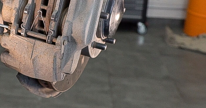 Hvordan skifte TOYOTA FJ 2013 Bremseklosser trinn–for–trinn veiledning