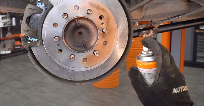 Replacing Brake Discs on TOYOTA Sequoia (_K3_, _K4_) 2002 4.7 4WD (UCK45_) by yourself