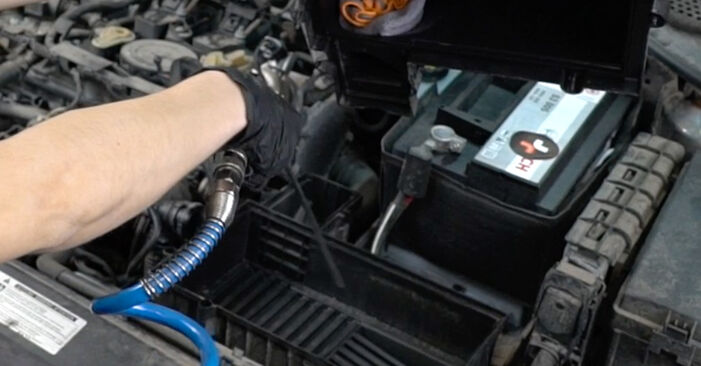 Wie problematisch ist es, selber zu reparieren: Luftfilter beim VW Jetta Mk7 Limousine (BU3) 350 TSI 2023 auswechseln – Downloaden Sie sich bebilderte Tutorials