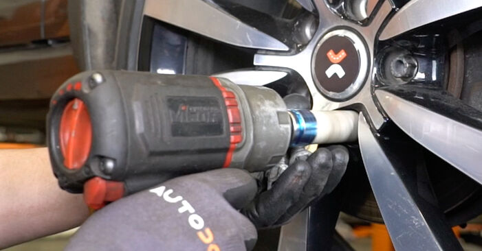 Bremsbeläge VW T-Roc Cabrio (AC7) 1.0 TSI 2021 wechseln: Kostenlose Reparaturhandbücher