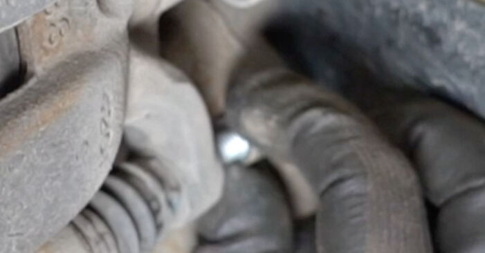 Wie problematisch ist es, selber zu reparieren: Bremsbeläge beim VW T Roc A11 1.5 TSI 4motion 2023 auswechseln – Downloaden Sie sich bebilderte Tutorials