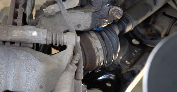 VW GOLF 1.6 TDI Strut Mount replacement: online guides and video tutorials