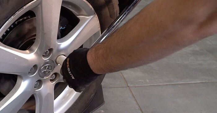 Hvordan skifte Stabilisatorstag på Toyota Corolla NRE180 2013 – gratis PDF- og videoveiledninger
