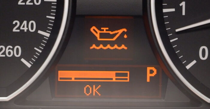Tausch Tutorial Ölfilter am BMW X4 (F26) 2013 wechselt - Tipps und Tricks