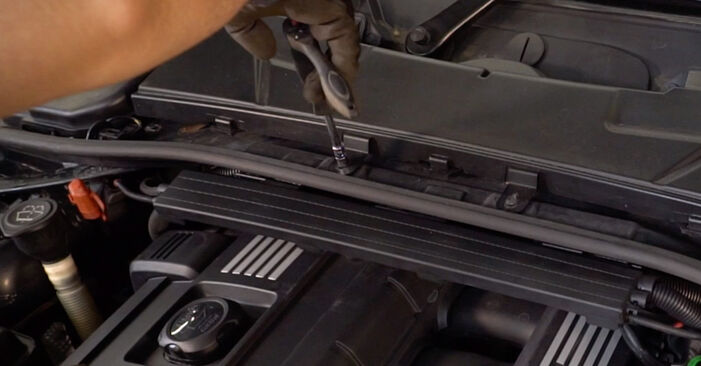 Πώς να αλλάξετε Μπουζί σε BMW Z4 - δωρεάν εγχειρίδια PDF και βίντεο οδηγιών