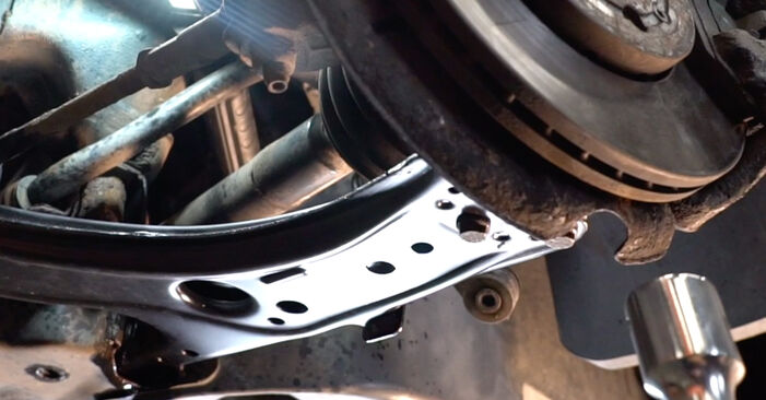Wie problematisch ist es, selber zu reparieren: Querlenker beim VW BORA 2.0 2013 auswechseln – Downloaden Sie sich bebilderte Tutorials