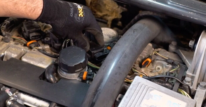 Cómo reemplazar Bujía de Encendido en un VOLVO XC90 I (275) D5 AWD 2003 - manuales paso a paso y guías en video