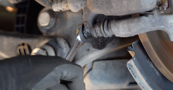 Wie schmierig ist es, selber zu reparieren: Bremsbeläge beim Audi TT 8J 2.0 TFSI quattro 2012 wechseln – Downloaden Sie sich Bildanleitungen