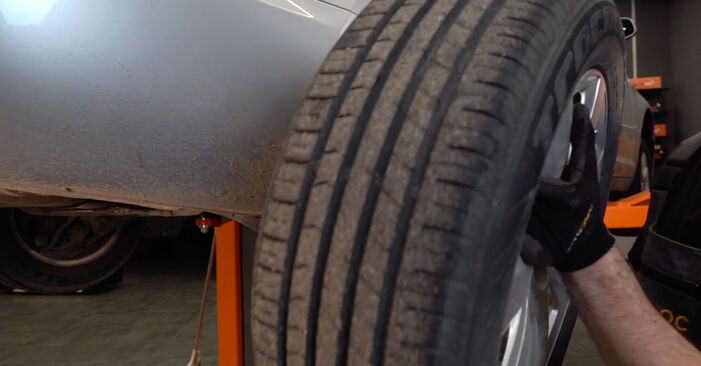 Ako odstrániť AUDI TT 3.2 V6 quattro 2011 Brzdové Platničky - online jednoduché inštrukcie