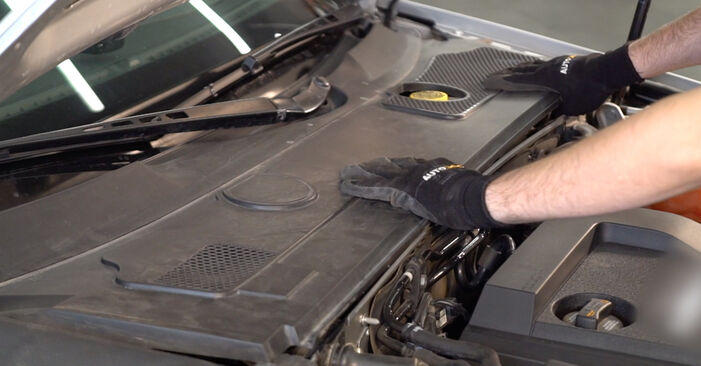 Wie kompliziert ist es, selbst zu reparieren: Stoßdämpfer am Audi A6 C6 Avant 2.7 TDI 2011 ersetzen – Laden Sie sich illustrierte Wegleitungen herunter