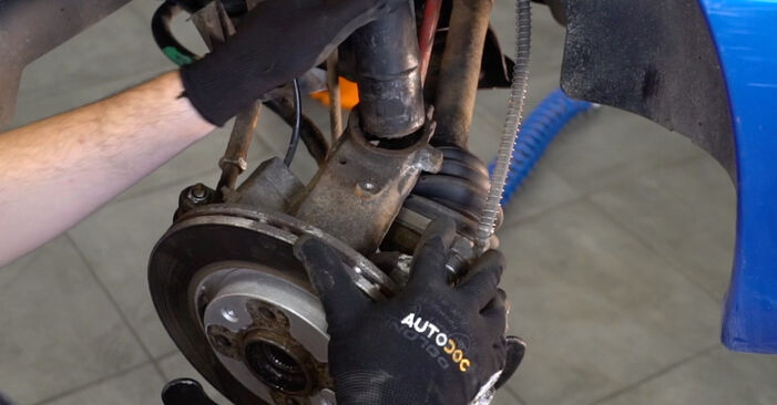 Schrittweise Anleitung zum eigenhändigen Ersatz von Peugeot 206+ 2012 1.6 16V Stoßdämpfer