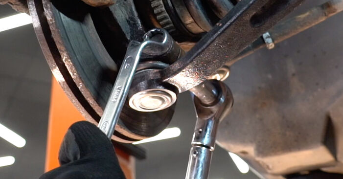 Смяна на Peugeot 206+ 1.1 2011 Носач На Кола: безплатни наръчници за ремонт