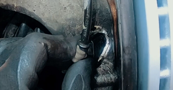 Tausch Tutorial ABS Sensor am VW Caddy III Kombi (2KB, 2KJ, 2CB, 2CJ) 2004 wechselt - Tipps und Tricks