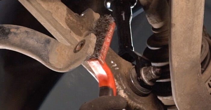 Changing of Anti Roll Bar Links on Passat 3b5 2000 won't be an issue if you follow this illustrated step-by-step guide